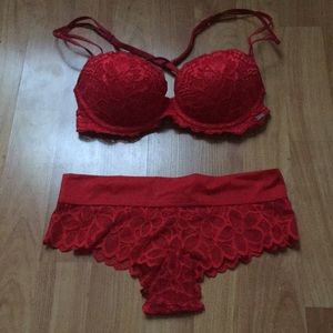 Victoria Secret PINK Date Lace Push-Up Bra